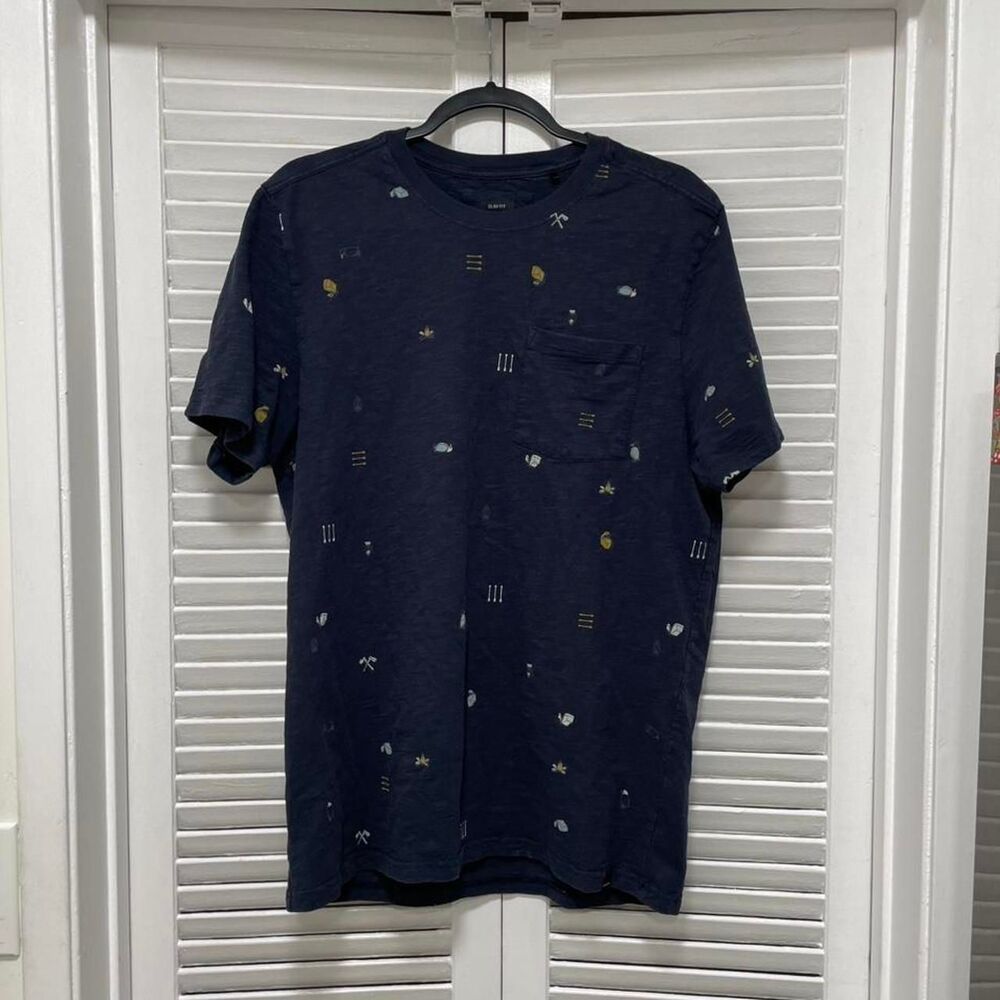 prAna Auxi Crew Slim Fit Tee | Navy Camping Print Pocket T-Shirt | Men’s L